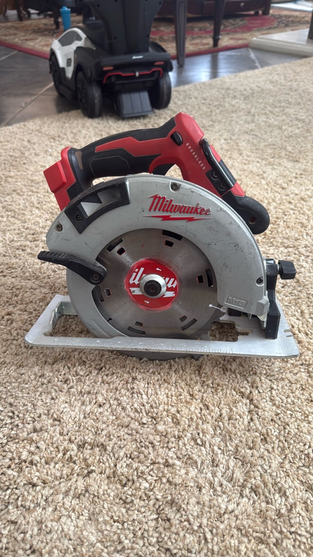 Brushless Cordless 7-1/4 in. Circular Saw Almost New