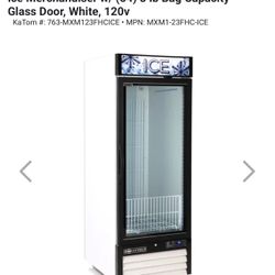 Maxx Cold MXM1-23FHC-ICE 27" X-Series Indoor Ice Merchandiser w/ (54) 8 lb Bag Capacity - Glass Door, White, 120v