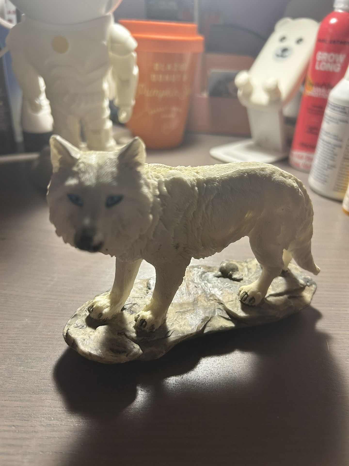 8”W Snow Wolf Figurine Statue Pick Up Only