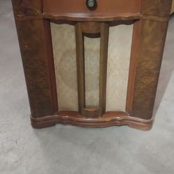 Vintage 1942 Zenith World Raido 