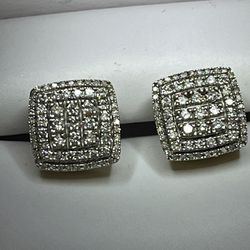 10k Diamonds Earrings 