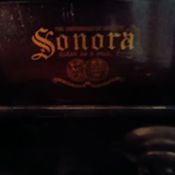1915 Sonora Record Player