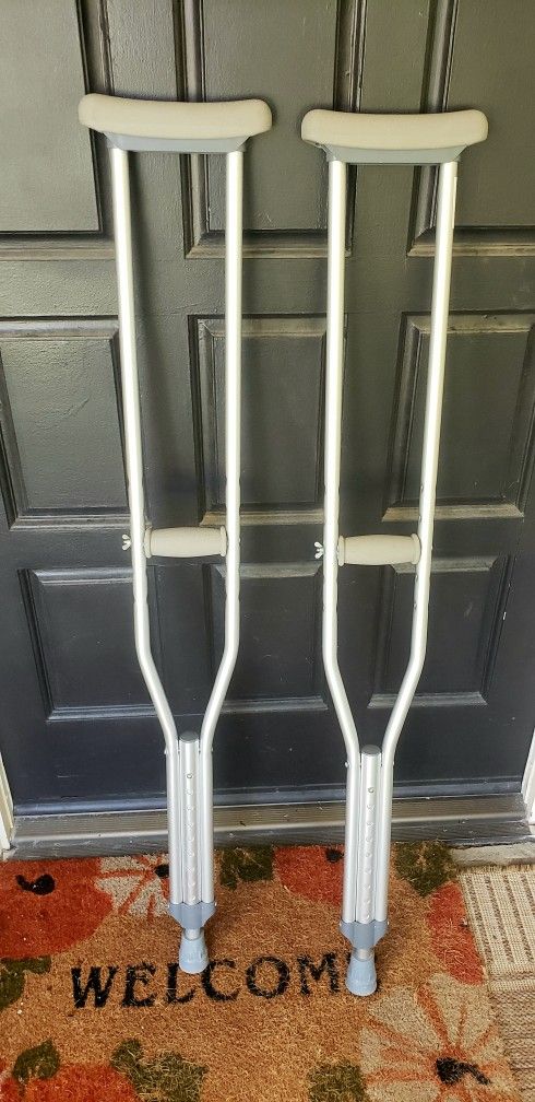 Crutches In Simi Valley For $15