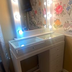 Make Up Vanity