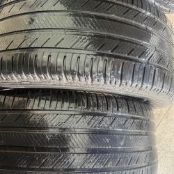 225/65R17 2 used tires michelin