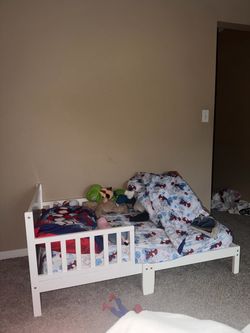 Toddler bed