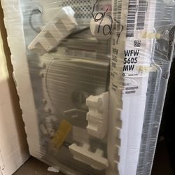 Whirlpool 4.5 cu. ft. Front Load Washer w/ Steam