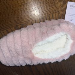 Light Pink Slipper, Socks With Gripper Bottoms.8-10