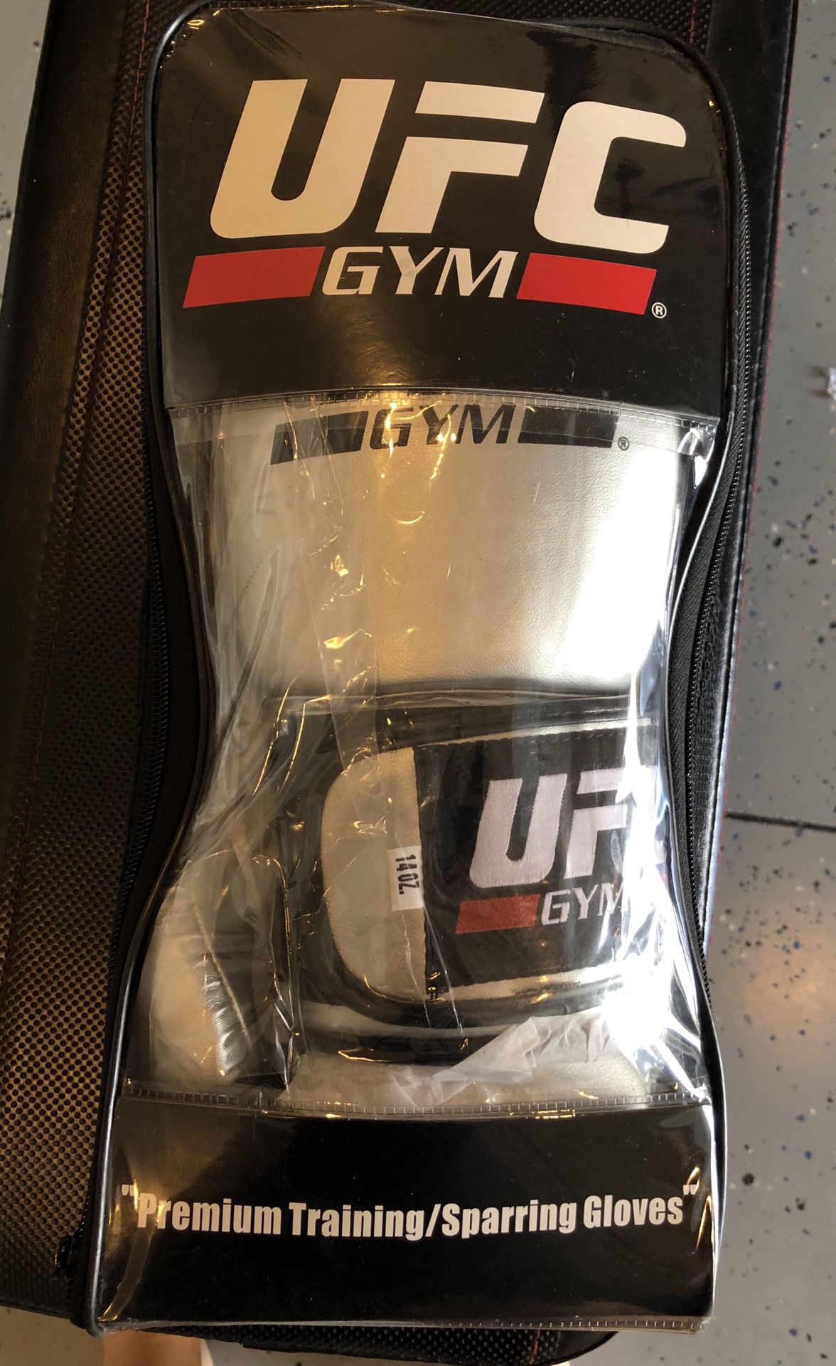 Fighting Gloves - UFC. Never been opened