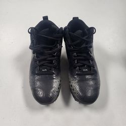 Used Under Armour Spotlight Clone 3.0 Football Cleats (Youth 4)