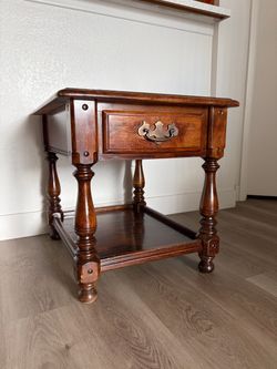 VINTAGE ETHAN ALLEN Solid Wood End Table with Drawer