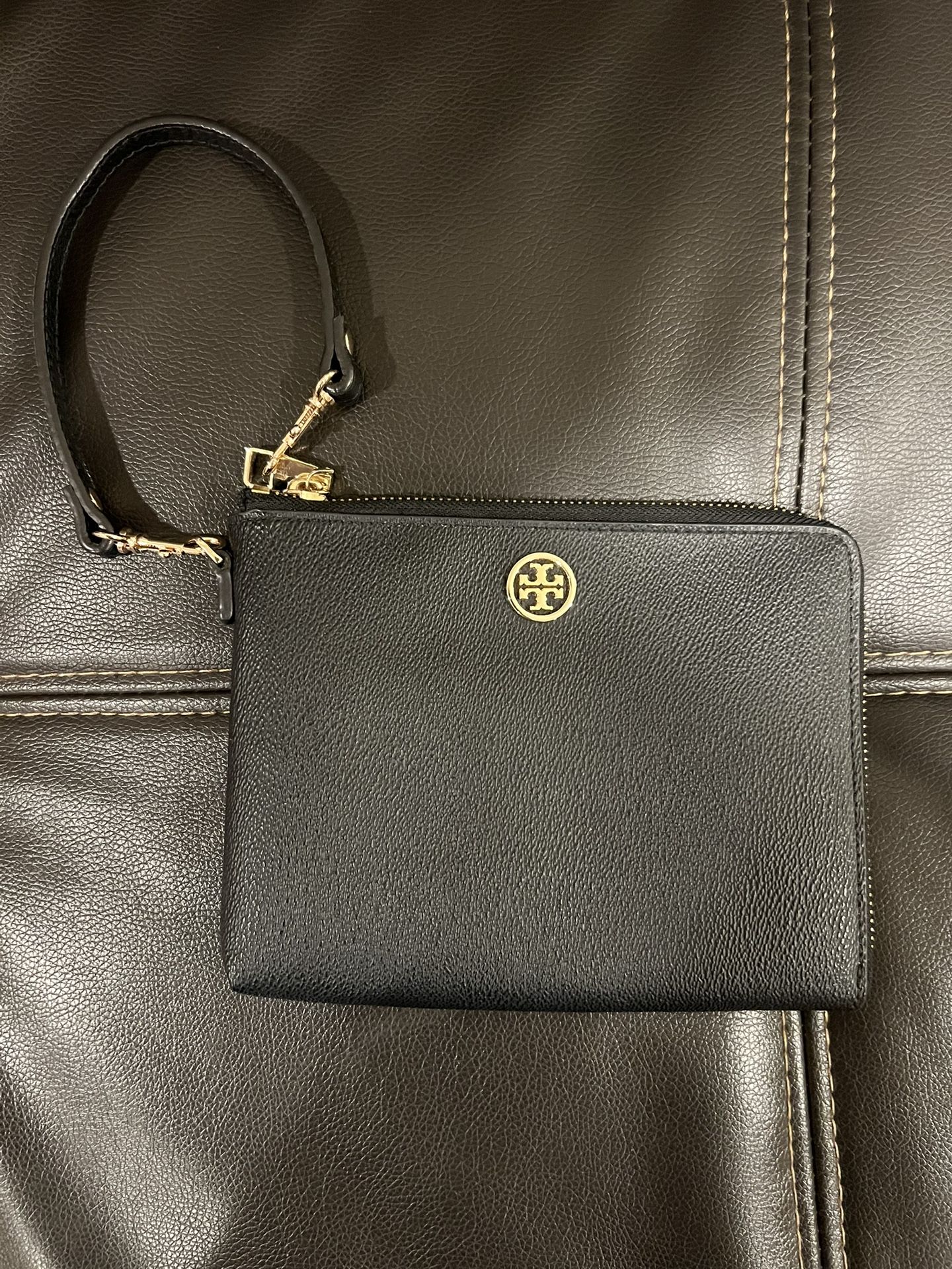 Tory Burch Wristlet (black)