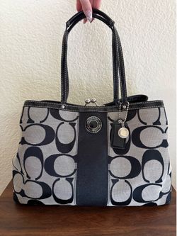 Coach Kiss Lock Black & Grey Classic C Monogram Tote Handbagt