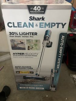 Shark clean and empty