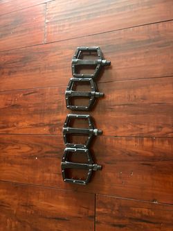 Flat Mountain Bike Pedals – 4 Pairs