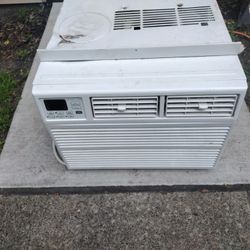 Denali aire air conditioner 12,000 btu