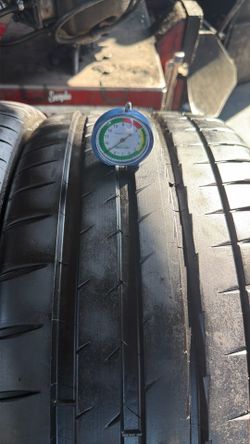 Michelin Pilot Sport 4S 235/35/20 Tesla