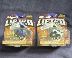 Car Tuned 1:64 Lifted Series 1 1987 Chevy C10 Diecast Blue Unopened Box