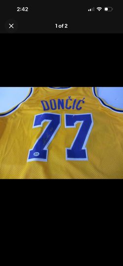 Luka Dončić Signed Los Angeles Lakers Jersey Auto w/ COA Autographed #77 NBA