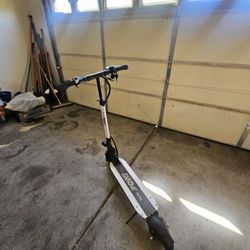 Emove Touring Scooter.