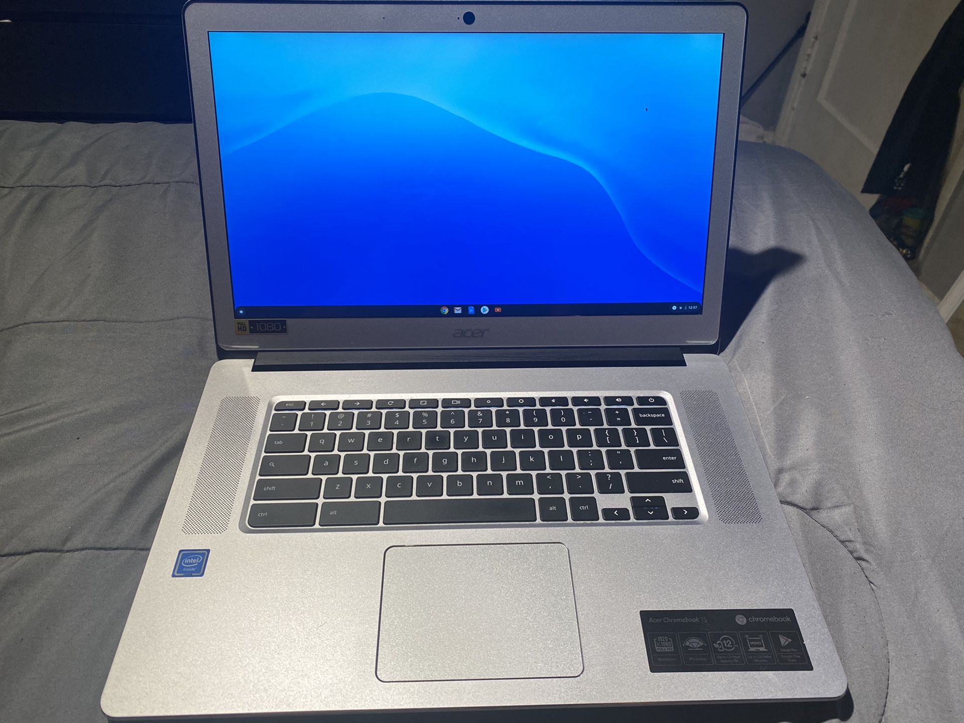 ACER CHROMEBOOK 15 LAPTOP WITH CHARGER