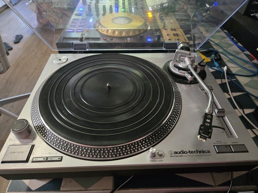 Audio Technica AT-LP120-USB Turntable with Shure M44-7 Stylus