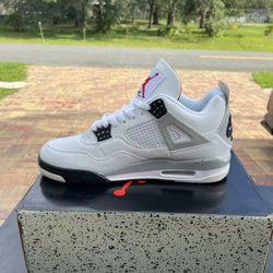 Air Jordan 4 “White Cement” size 11