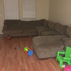 Brownish/greenish Sectional couch