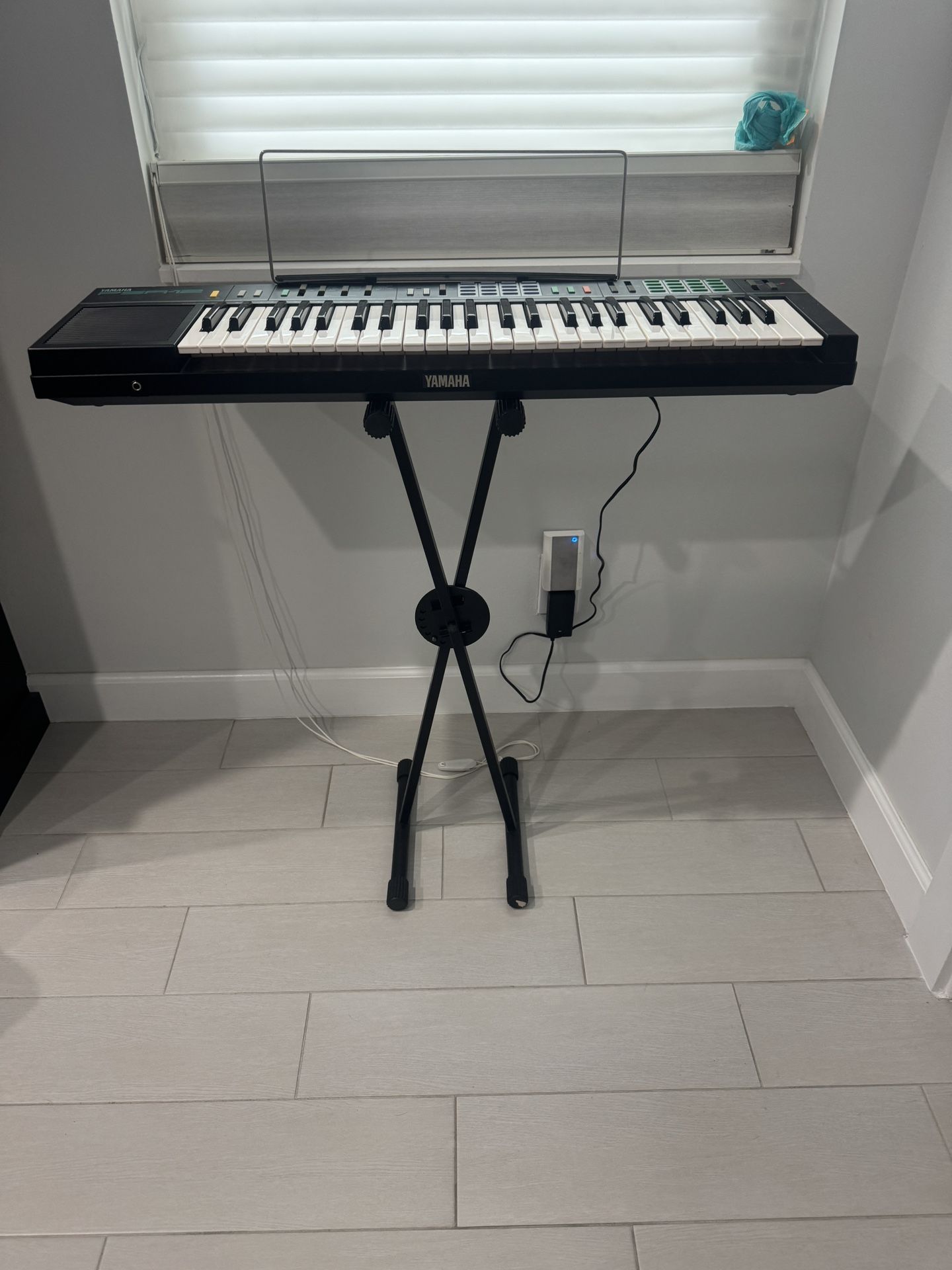 Yamaha PSR-12 Portable Keyboard