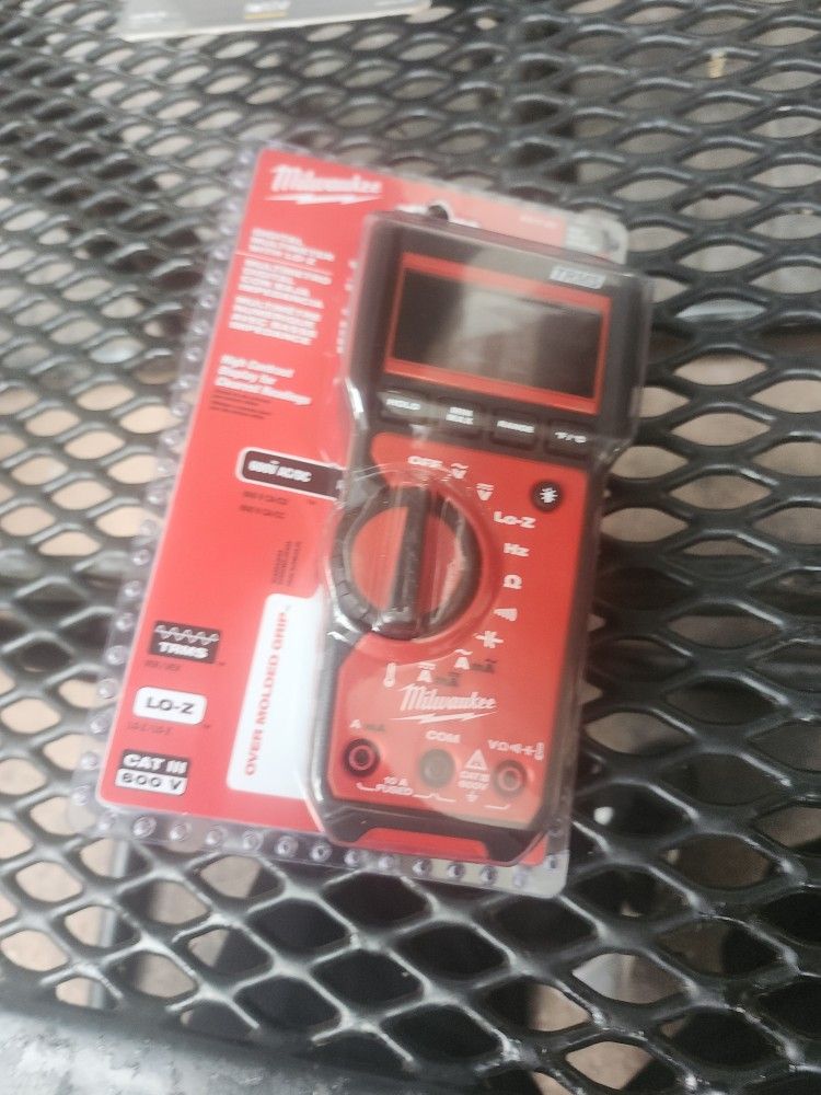 Milwaukee 2217-20 Digital Multimeter