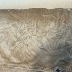 (2) 5x6ft Tan Blankets 