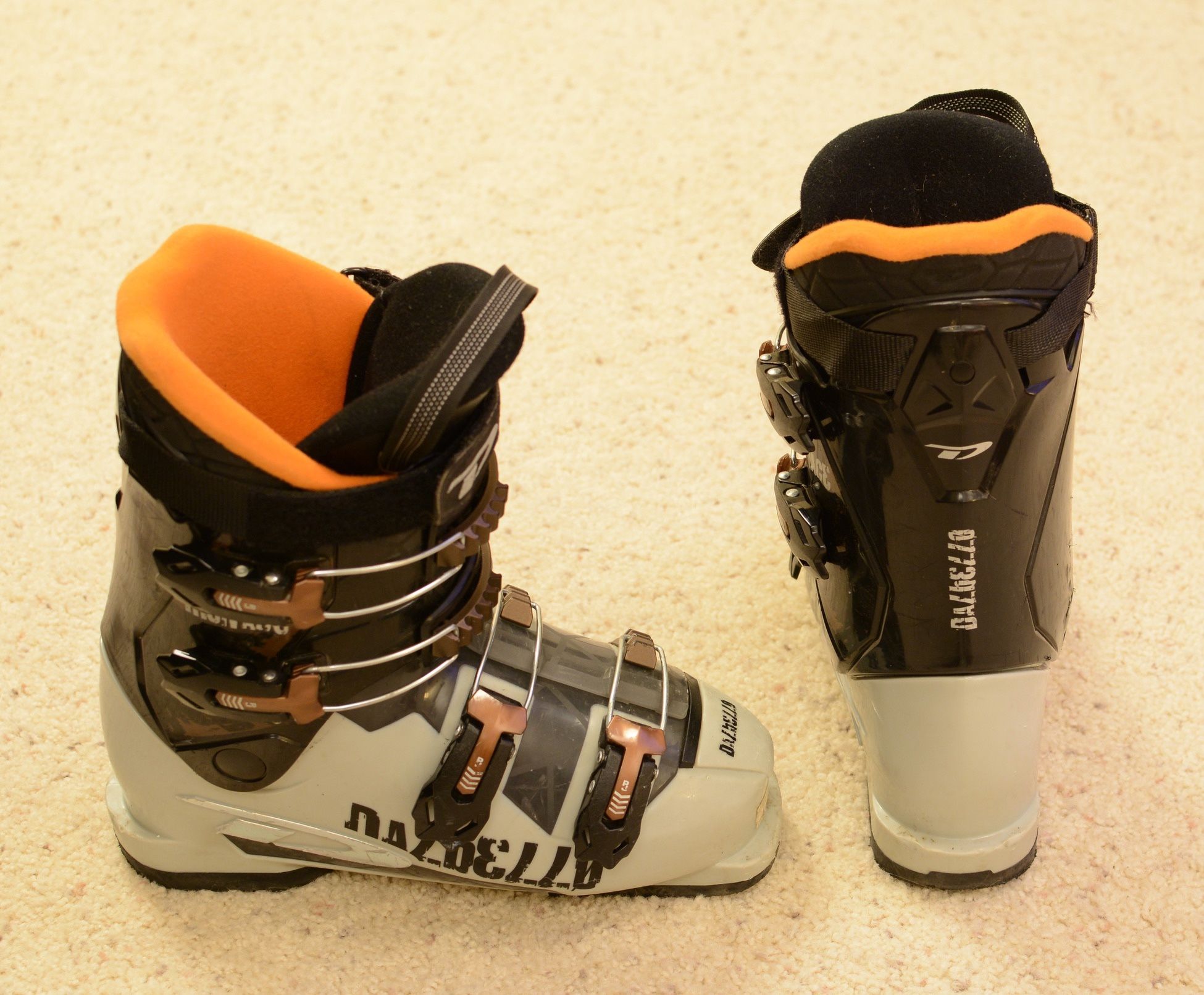 Junior/Kids Ski Boot Size 23.5 (Size 5 Shoe)