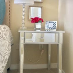 Set of 2 Gorgeous glamorous Mirrored nightstand with Drawer, Faux Crystal Knob, and Matte Silver Trim Accent Table, night stand, SET WITH 2 (end table