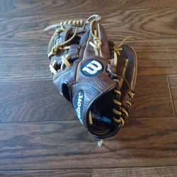 Wilson A1000 11.5 Inch Baseball Glove 