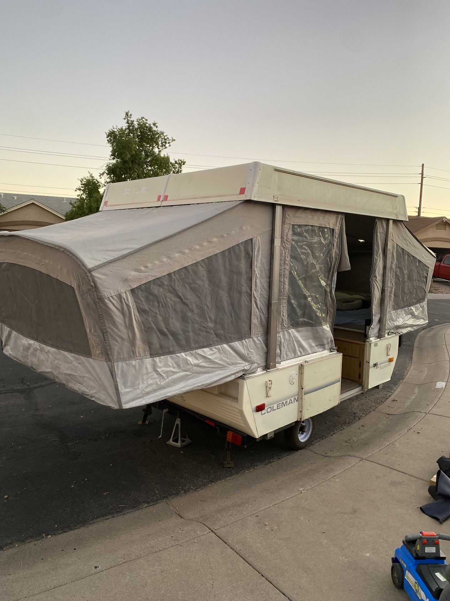 1990 Coleman pop up Camper