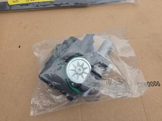 2021 TO 2014 TOYOTA RAV4, GRAND HIGHLANDER, DOOR LATCH 69350-0R043 NEW IN PACKAGE OEM