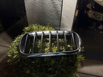 2014 Through 2018 BMW X5 35drivei FRONT GRILL OEM