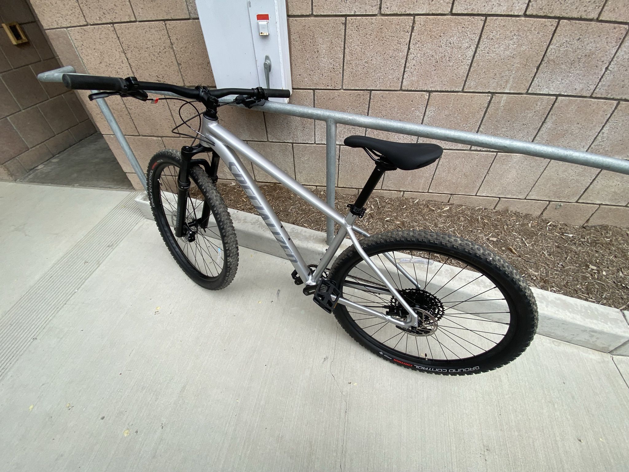 2022 Specialized Rock Hopper Expert (29)
