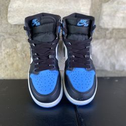 Air Jordan 1 High OG UNC Toe ( pick up only ) Size 5y