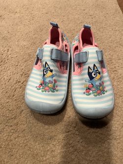 Toddler water shoes 9/10