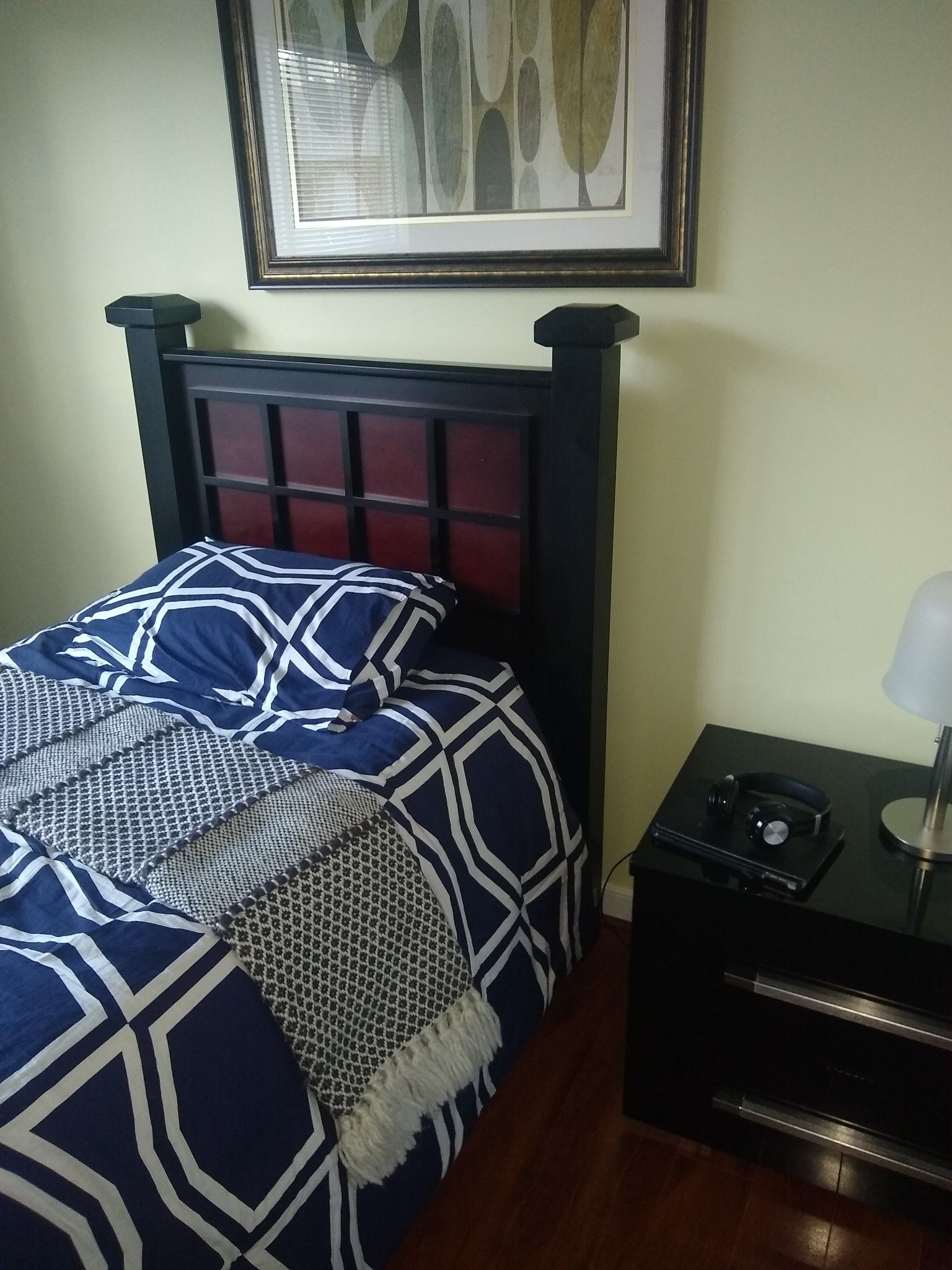 Bed free and night stand