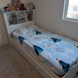 Kids twin size bed - white