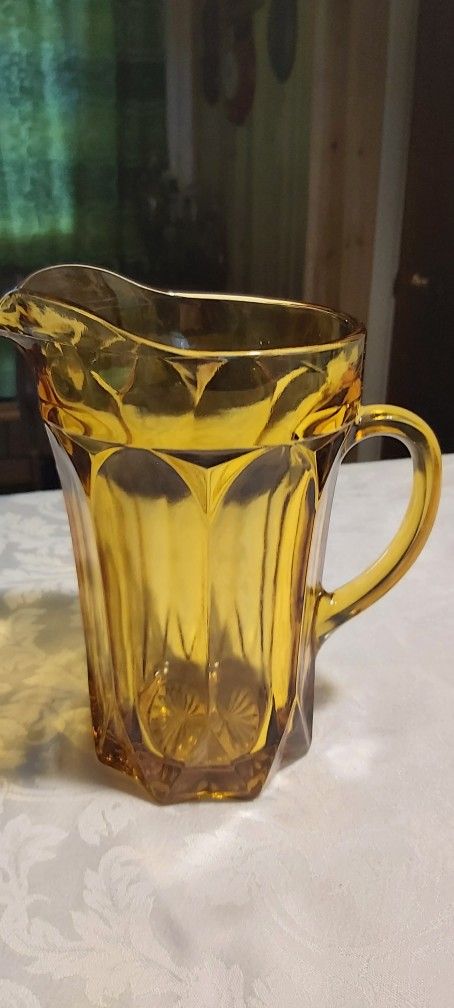 Vintage 50oz Anchor Hocking "Fairfield" Amber Glass Pitcher 