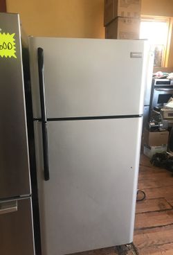 Frigidaire Apartment Size Refrigerator