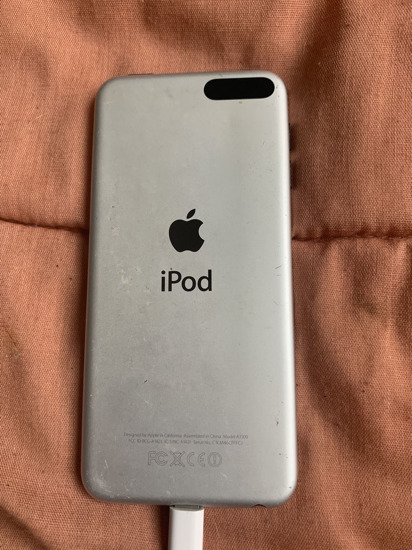 🎵 iPod Touch (5th Generation, 32GB) – For Parts / iCloud Locked