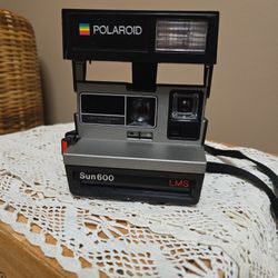 Vintage Polaroid Sun 600 Camera