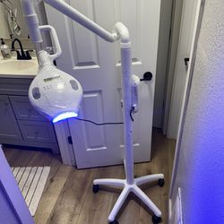 Teeth Whitening LED Light Kit! 