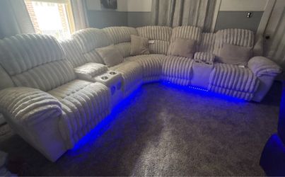 Fluffy sectional with recliner