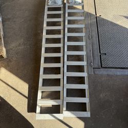 7-1/2 Foot Aluminum Truck Ramps