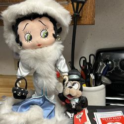 Betty Boop Stepping Out Doll With Stand And All Documents 